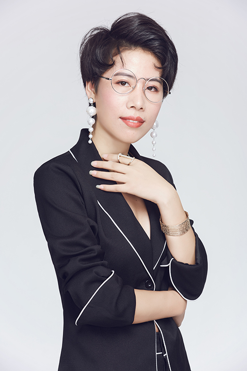 徐 丽